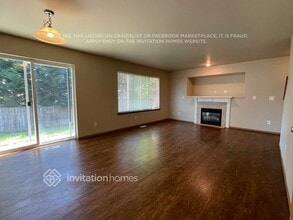 8514 186th St Ct E in Puyallup, WA - Foto de edificio - Building Photo