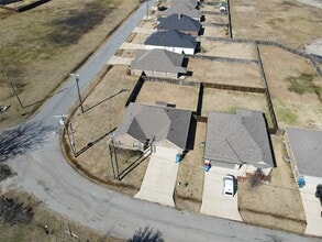 2303 Norwood St in Sherman, TX - Foto de edificio - Building Photo