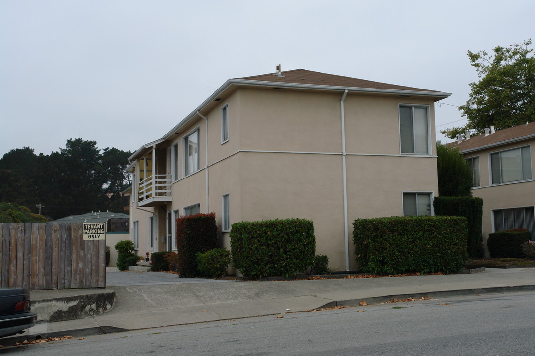 147 Capuchino Dr in Millbrae, CA - Building Photo