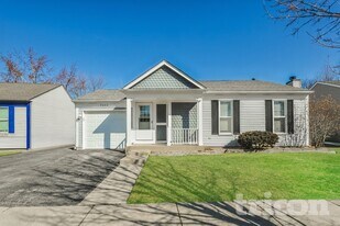 2666 Prairieview Ln in Aurora, IL - Building Photo