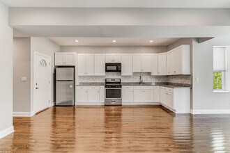 1321 S Millard Ave in Chicago, IL - Building Photo - Building Photo