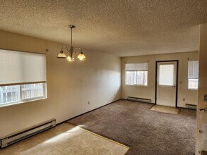6476 Cherokee Ln in Casper, WY - Building Photo - Building Photo