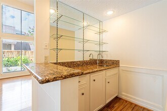 2306 Potomac Dr in Houston, TX - Building Photo - Building Photo