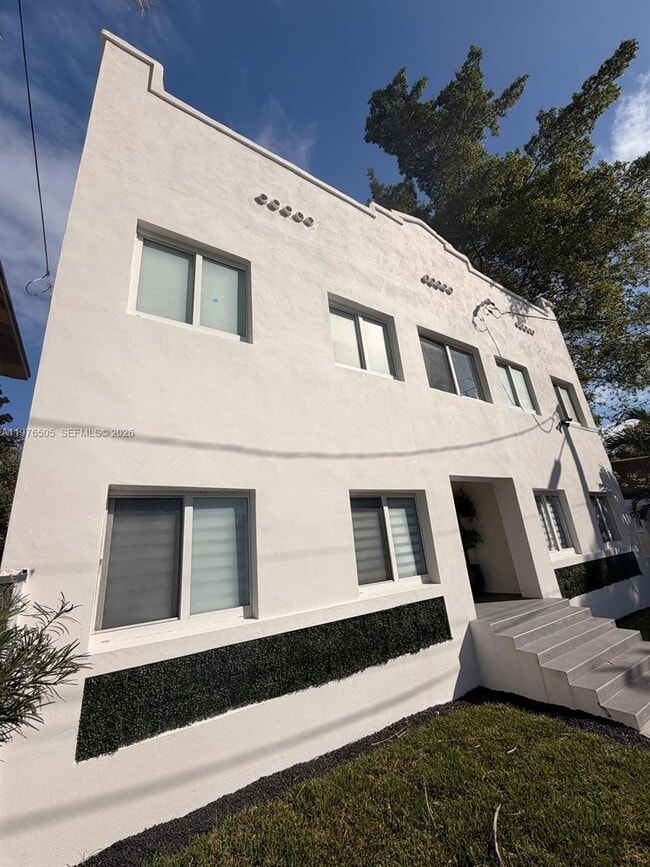 337 SW 10th Ave in Miami, FL - Building Photo - Building Photo