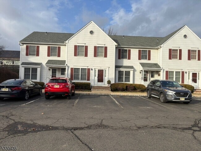 14 Giles Biondi Ct in Bound Brook, NJ - Building Photo - Building Photo