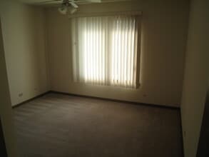 441 N Eric Dr, Unit 3A in Palatine, IL - Foto de edificio - Building Photo