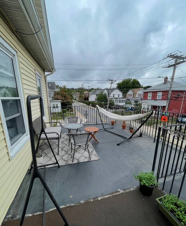 123 Winthrop St, Unit Apt. 2 in Medford, MA - Building Photo - Building Photo