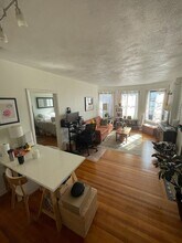 922 Beacon St, Unit 31 in Boston, MA - Building Photo - Building Photo