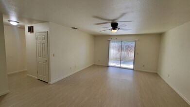 428 Sunnyside Ave in Modesto, CA - Building Photo - Building Photo