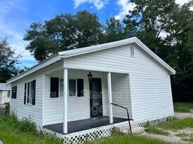 727 SE Dade St in Lake City, FL - Building Photo
