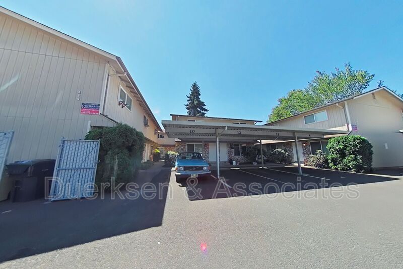 114 NE Conifer Blvd in Corvallis, OR - Building Photo