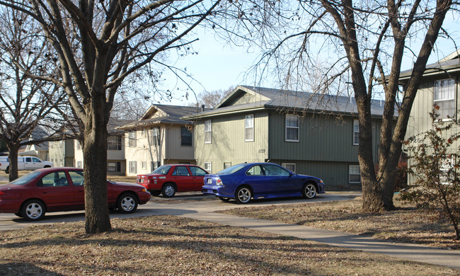 1725-1745 Tennessee St in Lawrence, KS - Building Photo - Building Photo