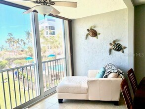 8630 Midnight Pass Rd in Sarasota, FL - Building Photo - Building Photo