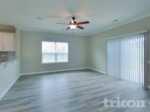 437 N Ivestor Ct in Inman, SC - Foto de edificio - Building Photo