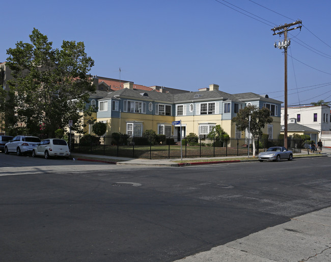 901 S Gramercy Pl in Los Angeles, CA - Building Photo - Building Photo