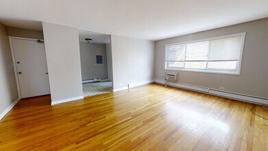 828 Seward St in Evanston, IL - Building Photo - Building Photo