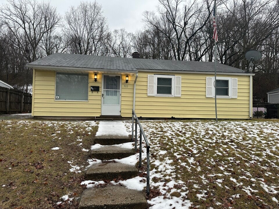 902 Amhurst Ave in South Bend, IN - Foto de edificio