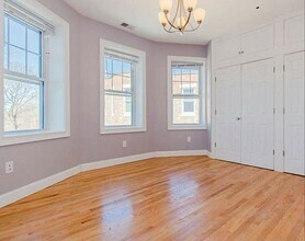 88 Browne St, Unit 2 in Brookline, MA - Building Photo - Building Photo