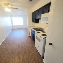 216 Pine Meadow Dr in Kennedale, TX - Foto de edificio - Building Photo