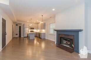 2714 N Wayne Ave, Unit 2 in Chicago, IL - Building Photo