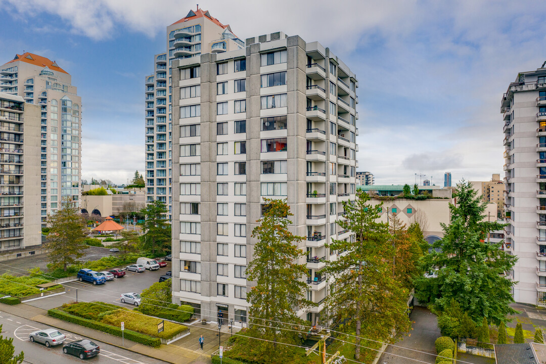 Govesnor House in New Westminster, BC - Building Photo