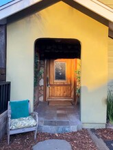 513 3rd St in Encinitas, CA - Foto de edificio - Building Photo