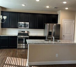 8 Pleasant Valley in Sanger, TX - Building Photo - Building Photo