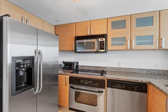 2101 Brickell Ave, Unit 1411 in Miami, FL - Foto de edificio - Building Photo