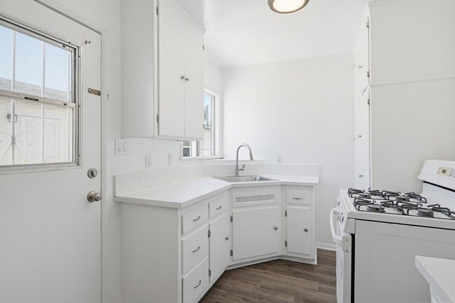 4264 W Broadway in Hawthorne, CA - Building Photo - Building Photo