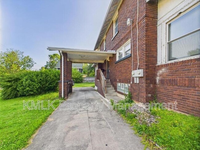 855 Work Dr in Akron, OH - Building Photo - Building Photo
