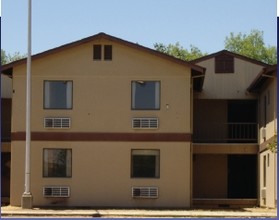 1110 Hospital Rd in Winton, CA - Building Photo - Building Photo