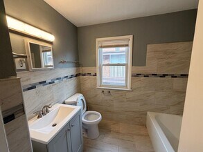 5824 N Teutonia Ave in Milwaukee, WI - Building Photo - Building Photo