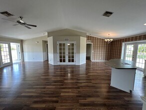 2301 NE 35th St in Cape Coral, FL - Building Photo - Building Photo