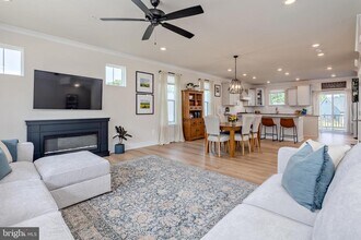 7312 Red Pond Ct in Glen Burnie, MD - Building Photo - Building Photo