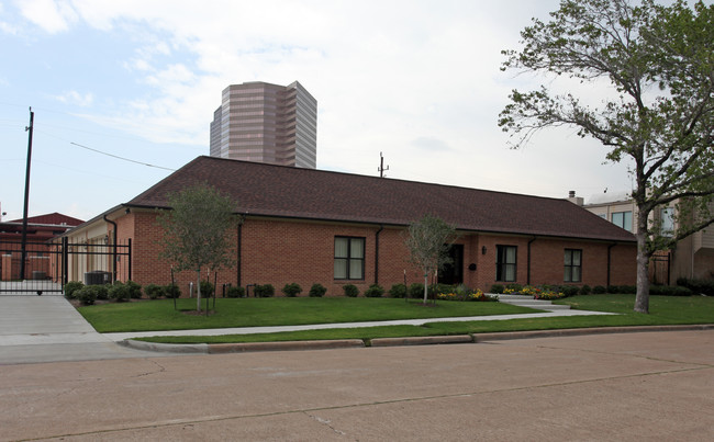 5142 Del Monte Dr in Houston, TX - Foto de edificio - Building Photo