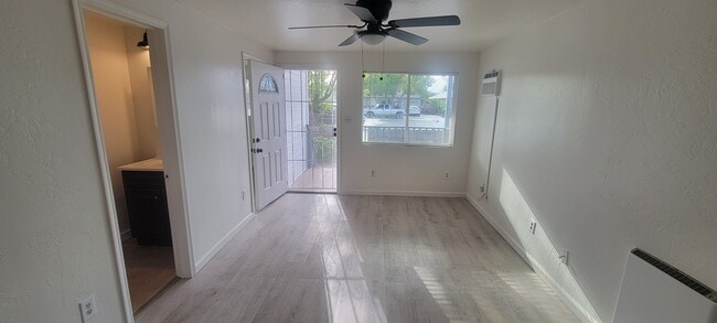 1688 Linden St in Livermore, CA - Building Photo - Building Photo