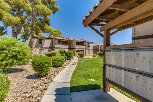 Tamarus Villas in Las Vegas, NV - Foto de edificio - Building Photo