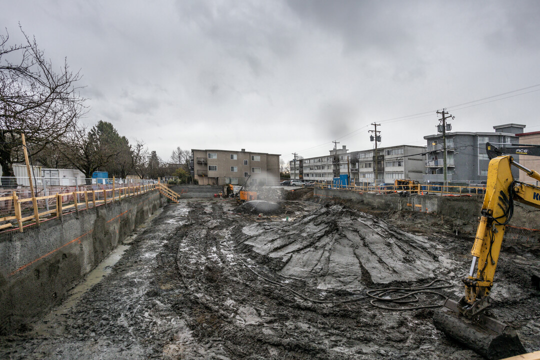 Stratford House in Vancouver, BC - Building Photo