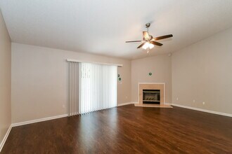 14036 Crestwick Dr W in Jacksonville, FL - Building Photo - Building Photo