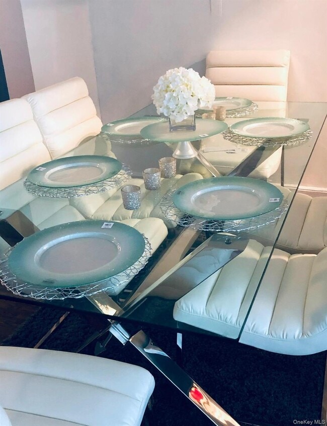 510 Dubois Ave in Valley Stream, NY - Building Photo - Building Photo