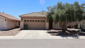 1621 Braddock Dr in Sierra Vista, AZ - Building Photo