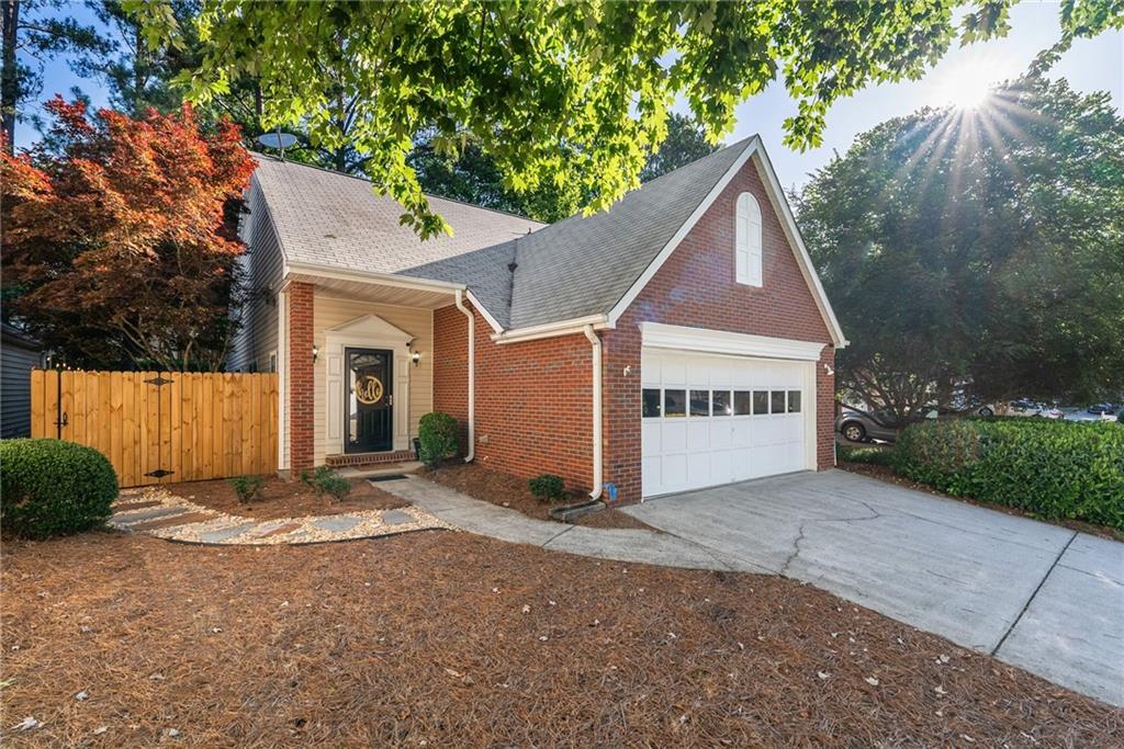 258 Dennis Dr in Alpharetta, GA - Building Photo