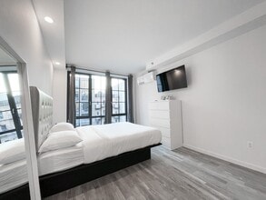 433 W 53rd St in New York, NY - Building Photo - Building Photo