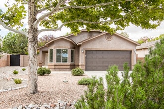 9005 Rio Galisteo Pl NW in Albuquerque, NM - Building Photo - Building Photo