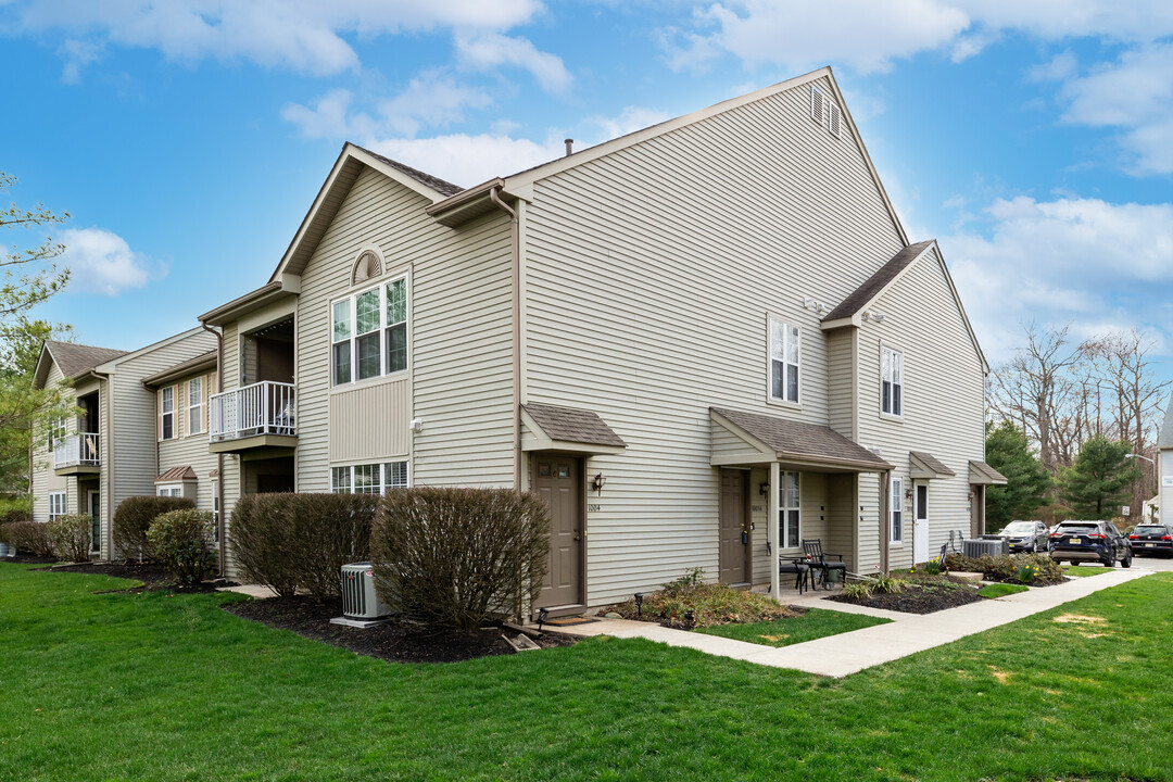 1003A Harwood Ct in Mount Laurel, NJ - Building Photo