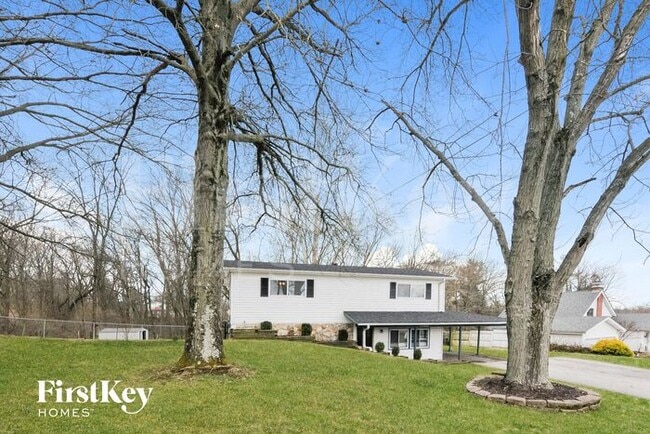 17801 Old Jamestown Rd in Florissant, MO - Building Photo - Building Photo