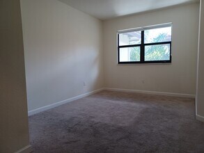10630 NW 88th St, Unit 220 in Doral, FL - Building Photo - Building Photo