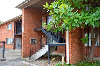 Chalet on 10th in Birmingham, AL - Building Photo - Building Photo