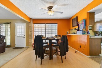 5215 Vinecrest Cir in San Antonio, TX - Building Photo - Building Photo