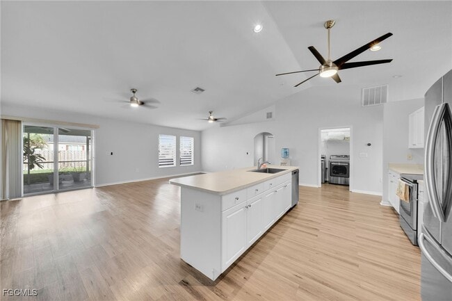 29 SW 24th Pl in Cape Coral, FL - Building Photo - Building Photo